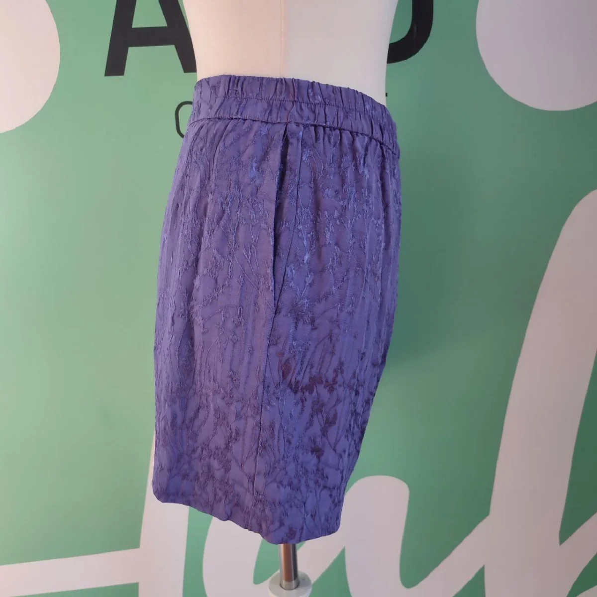 Pantaloncini corti viola - immagine 3