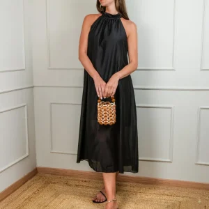 ABITO LUNGO CON SCOLLO HALTER NERO