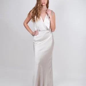 ABITO LUNGO IN RASO COLOR CREMA