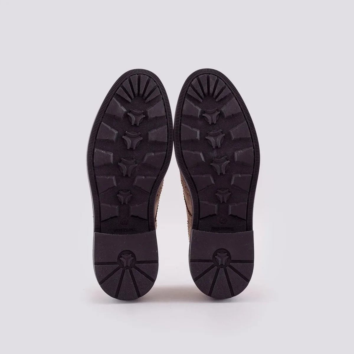 ALLACCIATA IN CAMOSCIO - immagine 7