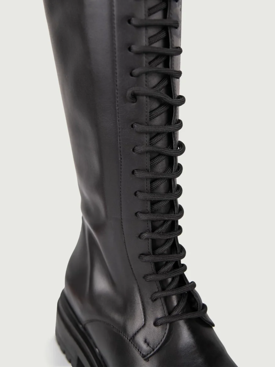 ANFIBIO ALTO IN PELLE NERA CON ZIP - immagine 6