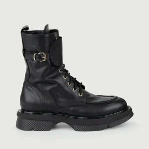 ANFIBIO IN PELLE NERA