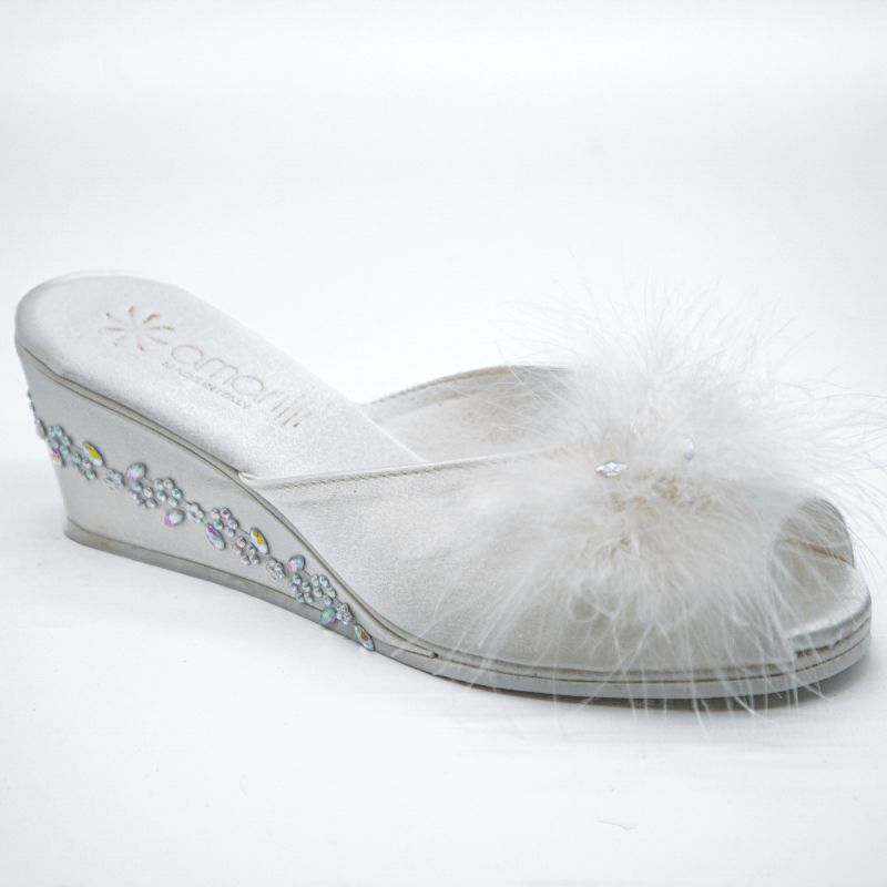 Claudia con Marabou e strass: Pantofole da Sposa in raso bianco