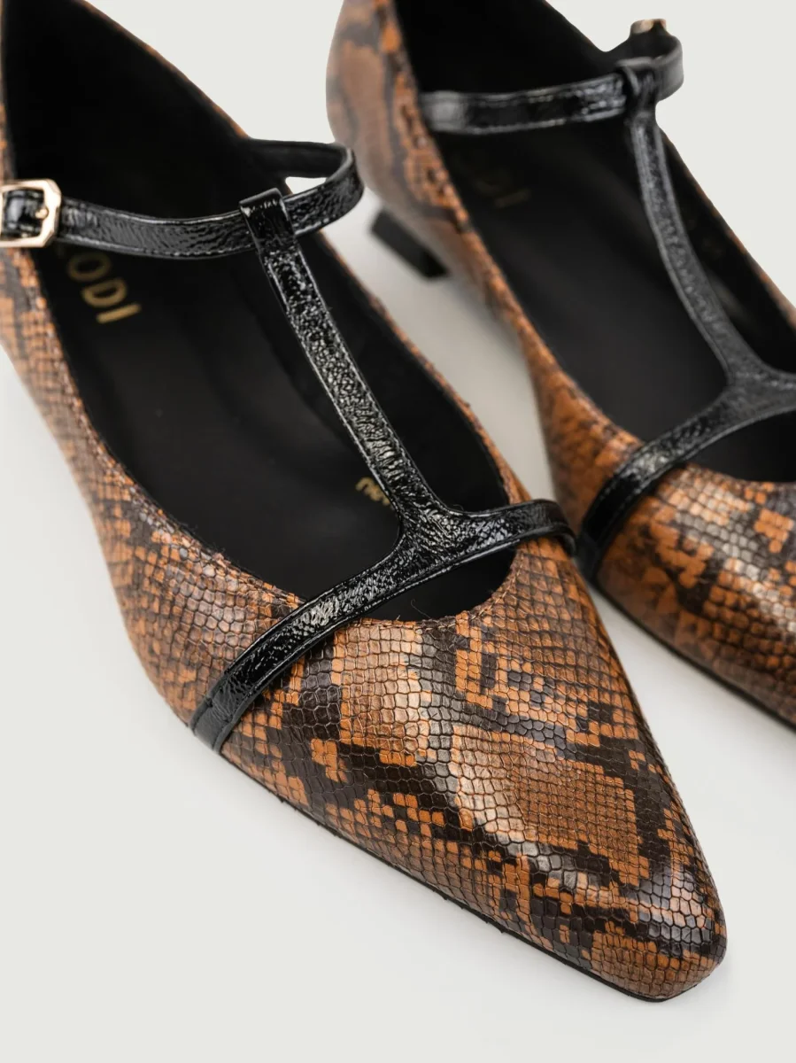 BALLERINA IN PELLE STAMPA PITONE  CON CINTURINO - immagine 6