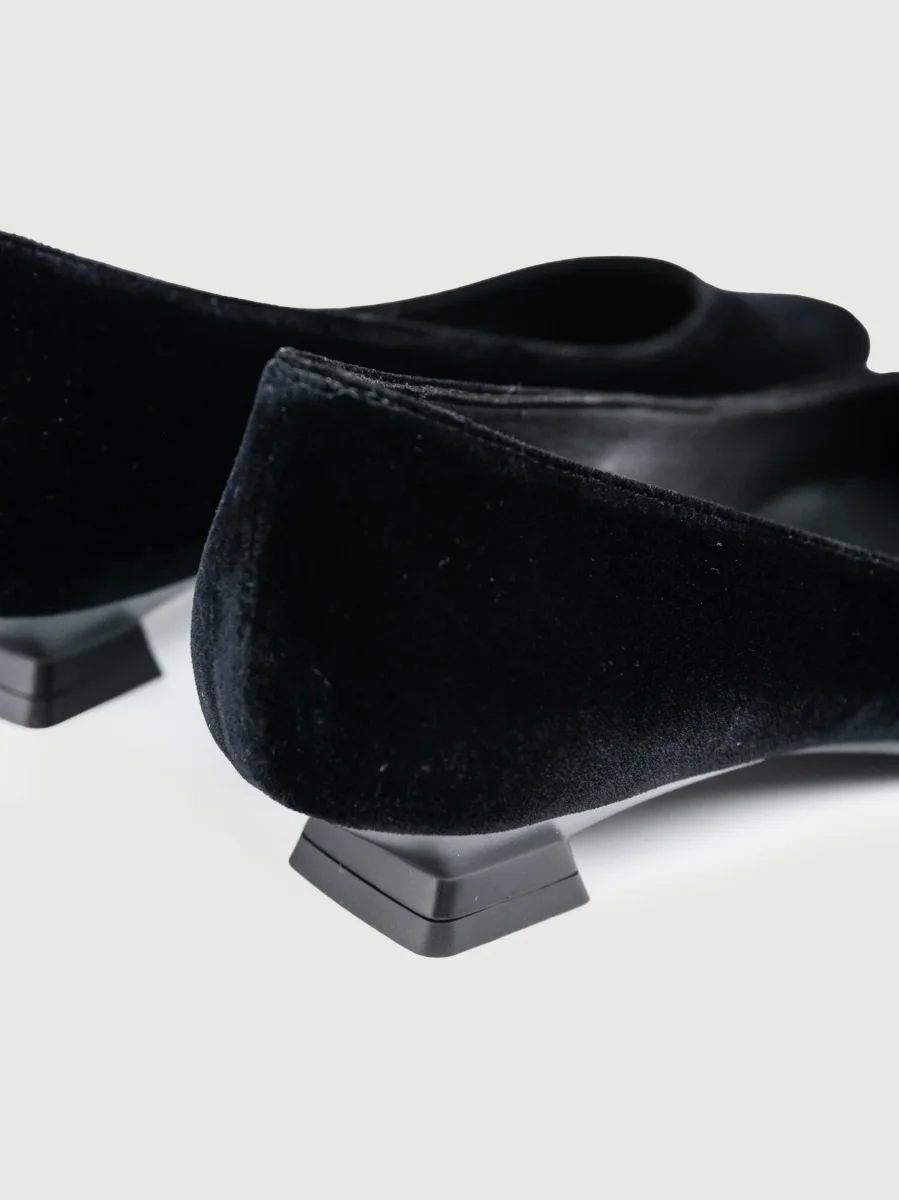 BALLERINA IN VELLUTO NERO - immagine 6