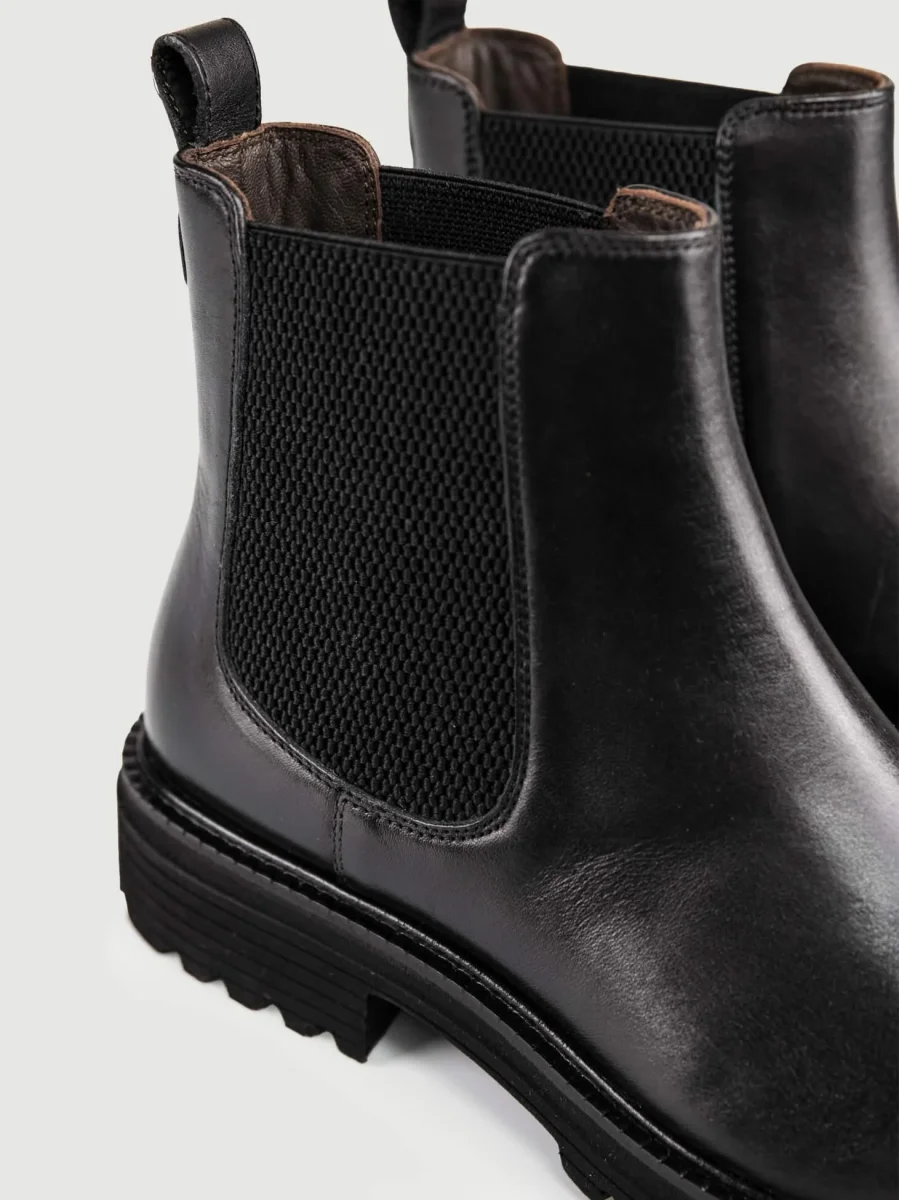 BEATLES IN PELLE NERA - immagine 6