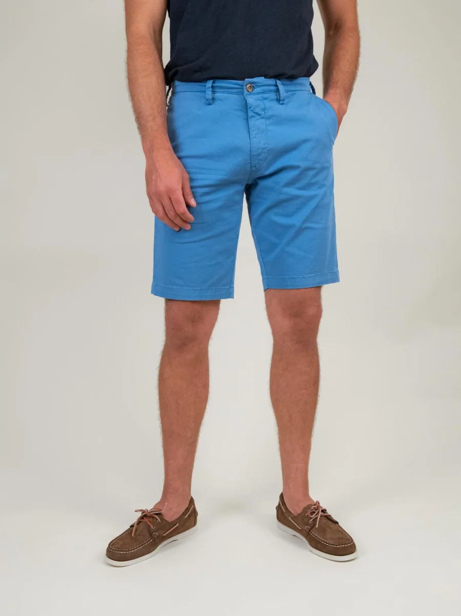 BERMUDA AZZURRO CON TASCHE A FILO