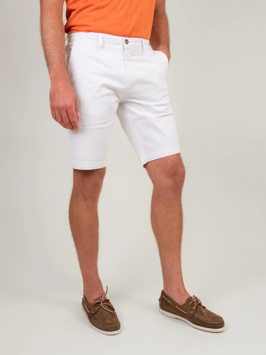 BERMUDA BIANCO CON TASCHE A FILO - immagine 3