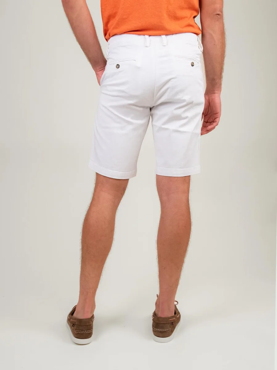 BERMUDA BIANCO CON TASCHE A FILO - immagine 4
