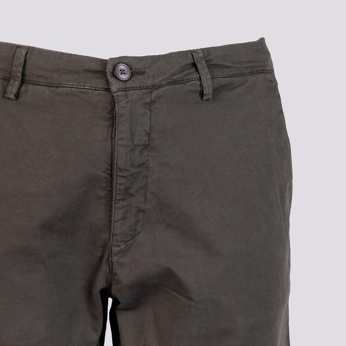 BERMUDA IN COTONE TINTA UNITA - immagine 4