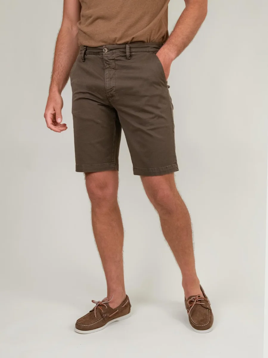 BERMUDA VERDONE CON TASCHE A FILO