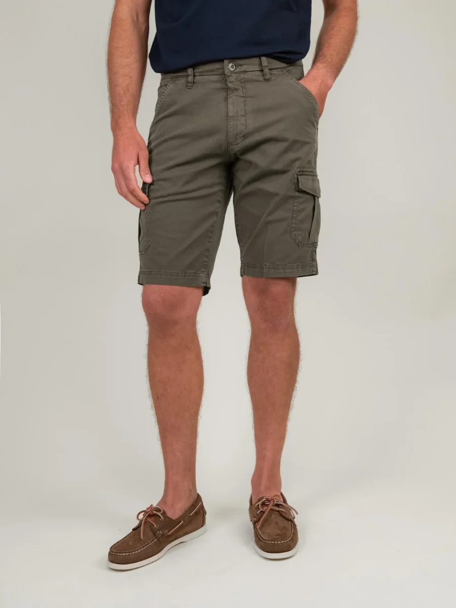 BERMUDA VERDONE CON TASCONI