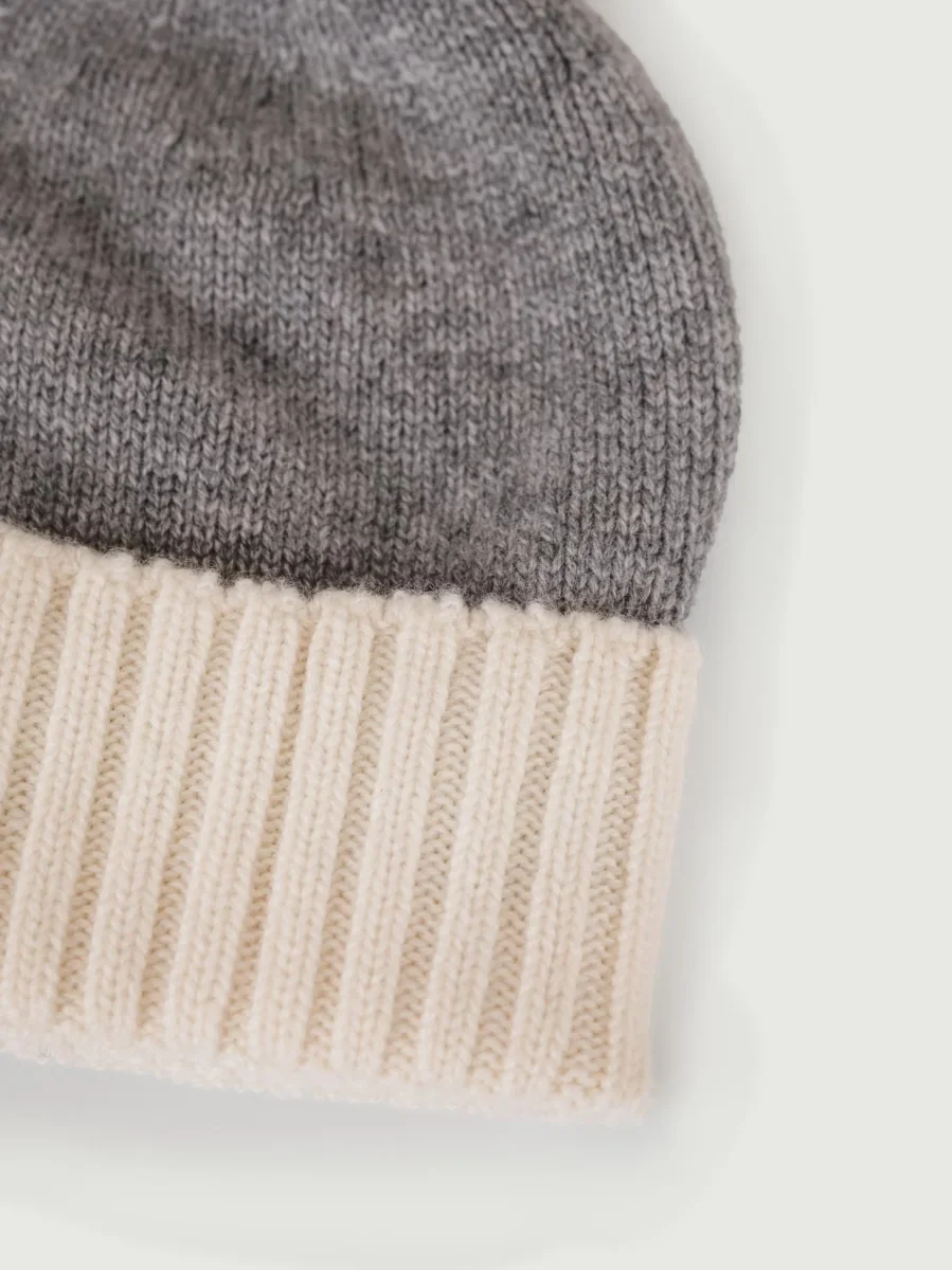 BERRETTO GRIGIO E PANNA IN CASHMERE - immagine 3