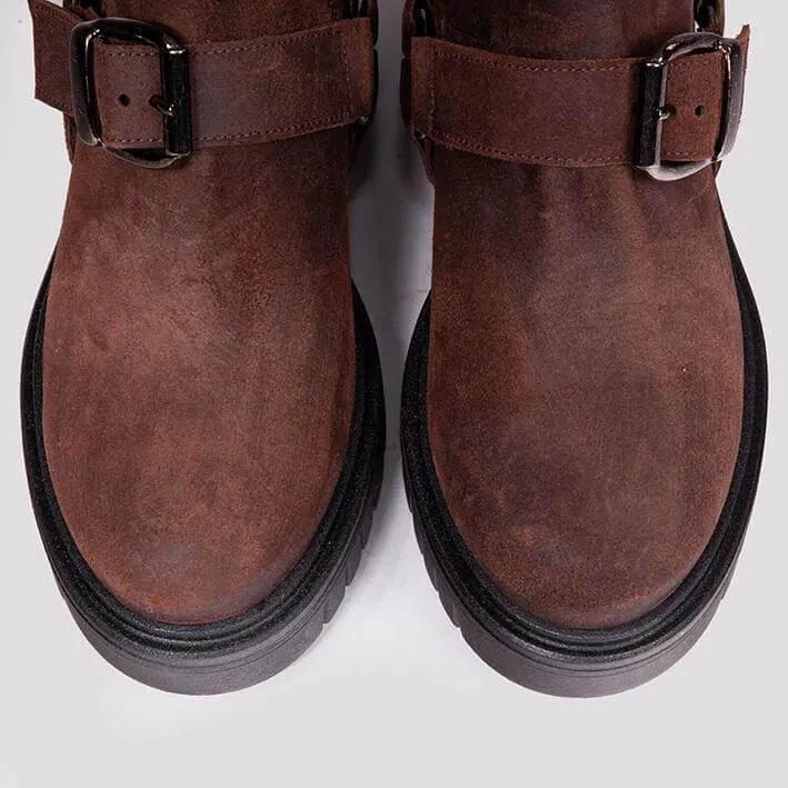 BIKER IN CAMOSCIO CON FIBBIA E CARRO ARMATO - immagine 4