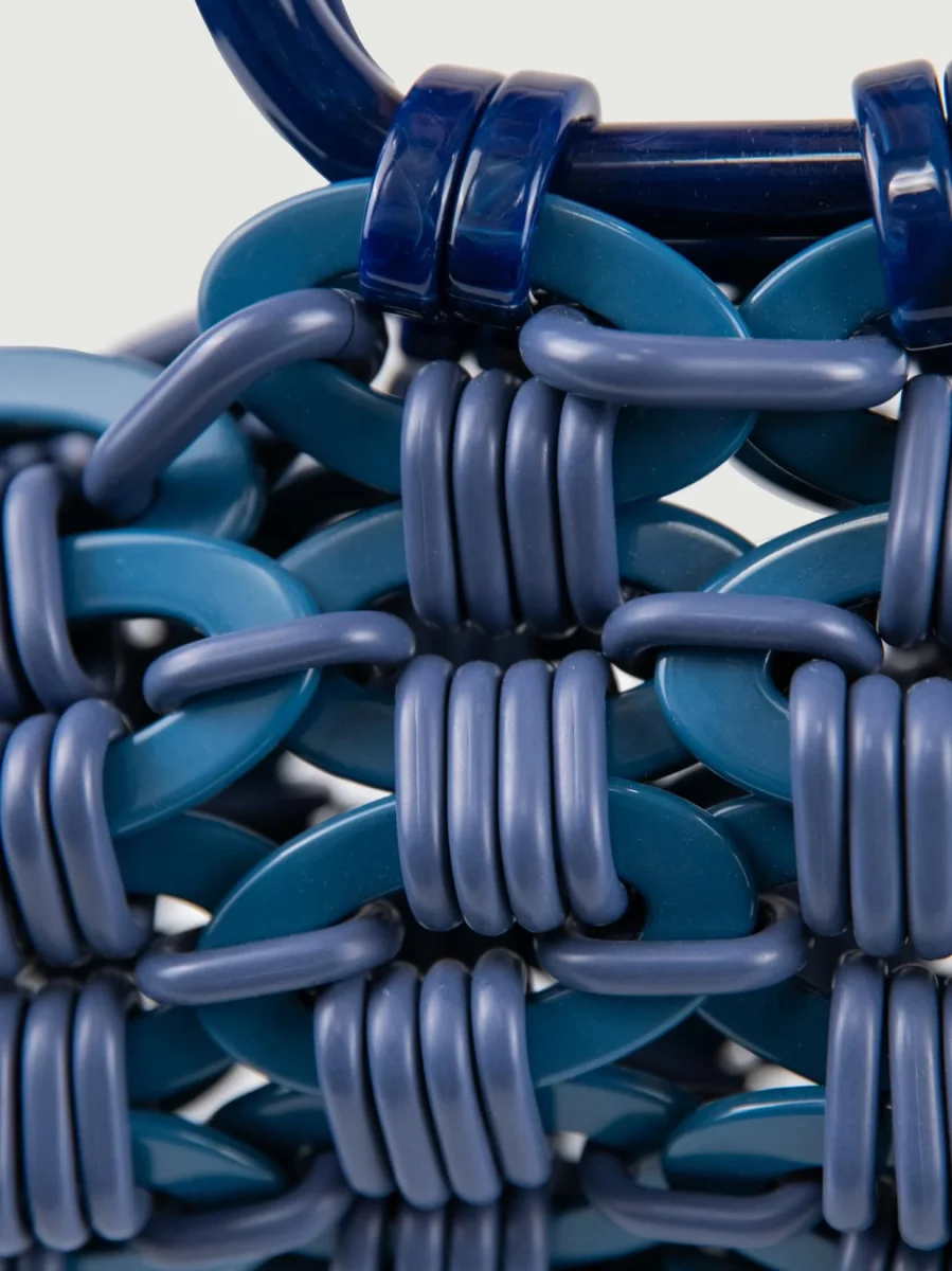 BORSA A MANO LOOP IN RESINA MULTICOLOR BLU - immagine 5