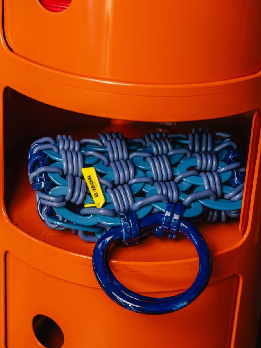 BORSA A MANO LOOP IN RESINA MULTICOLOR BLU - immagine 8