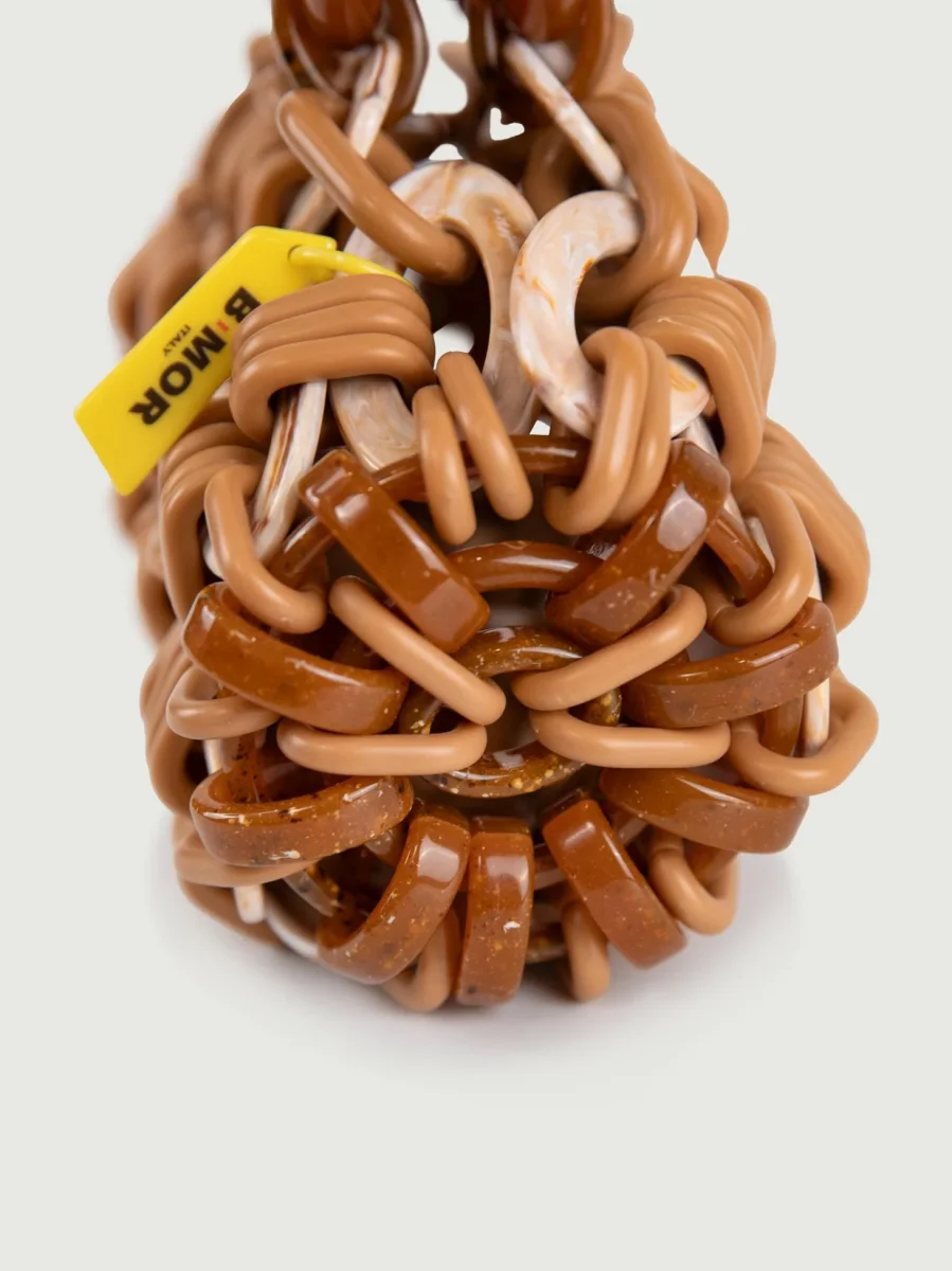 BORSA A MANO LOOP IN RESINA MULTICOLOR CARAMELLO - immagine 7