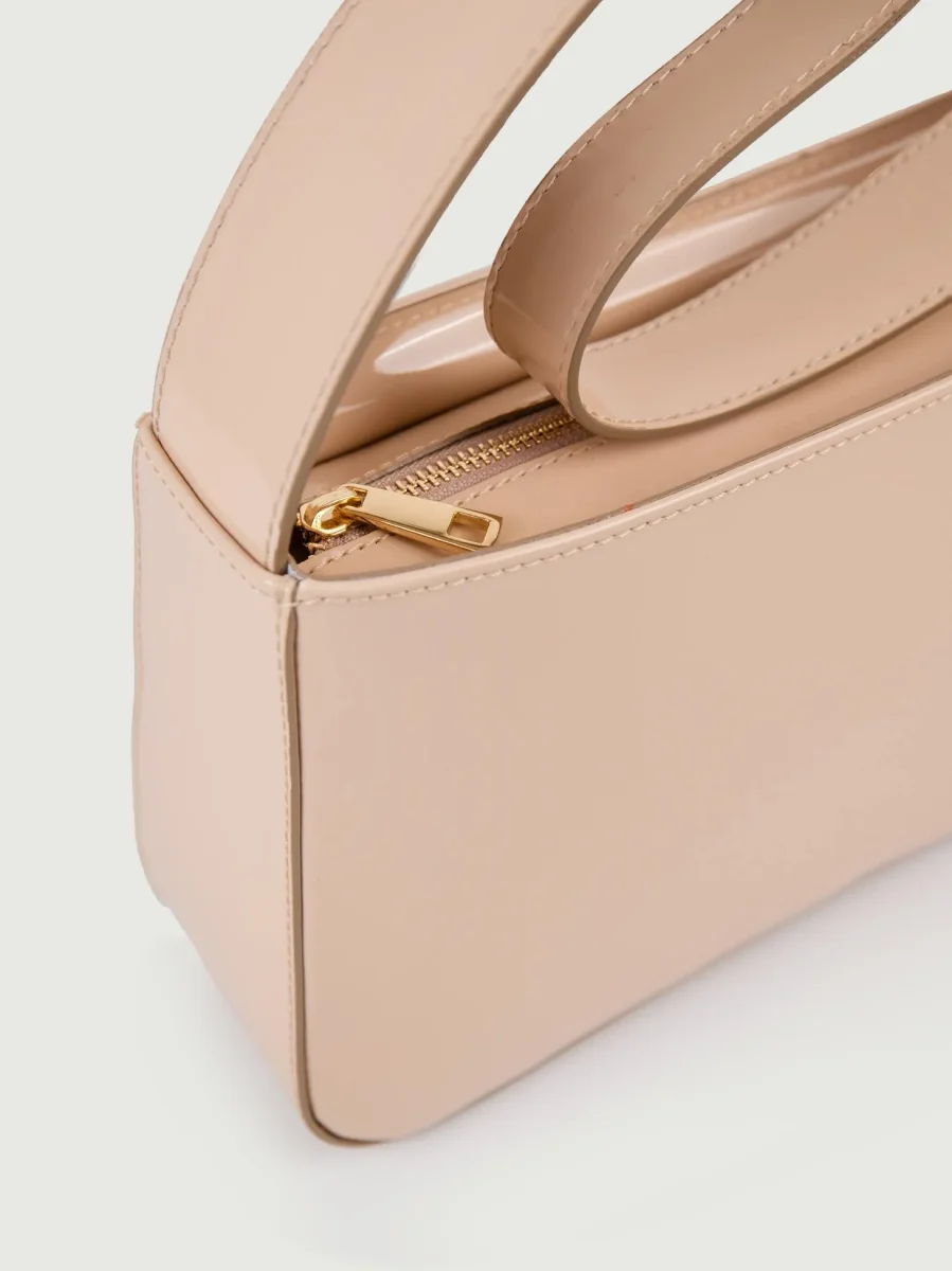 BORSA A SPALLA SEVENTY BEIGE IN VERNICE - immagine 4