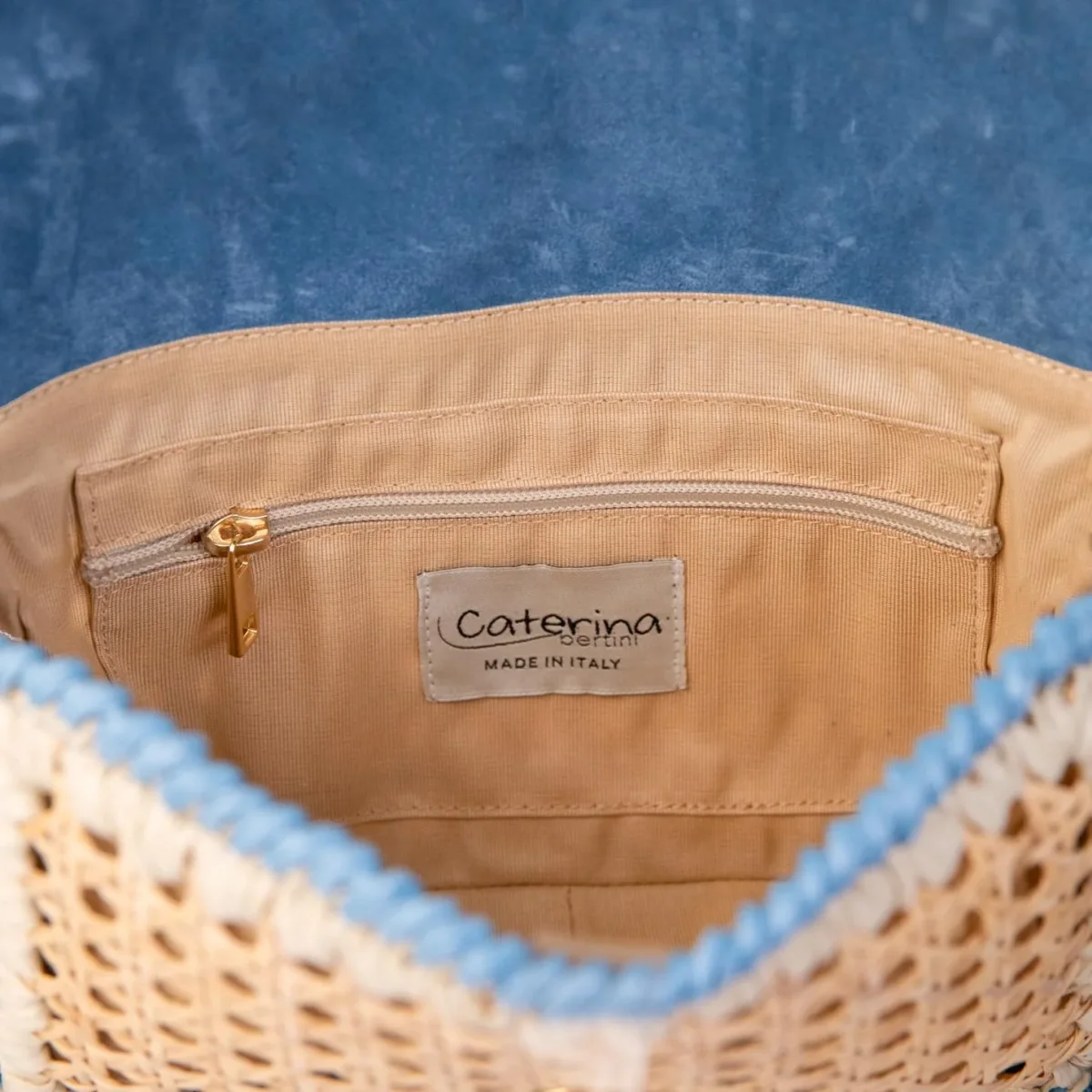 BORSA A TRACOLLA IN RAFIA NATURALE E AZZURRO - immagine 6