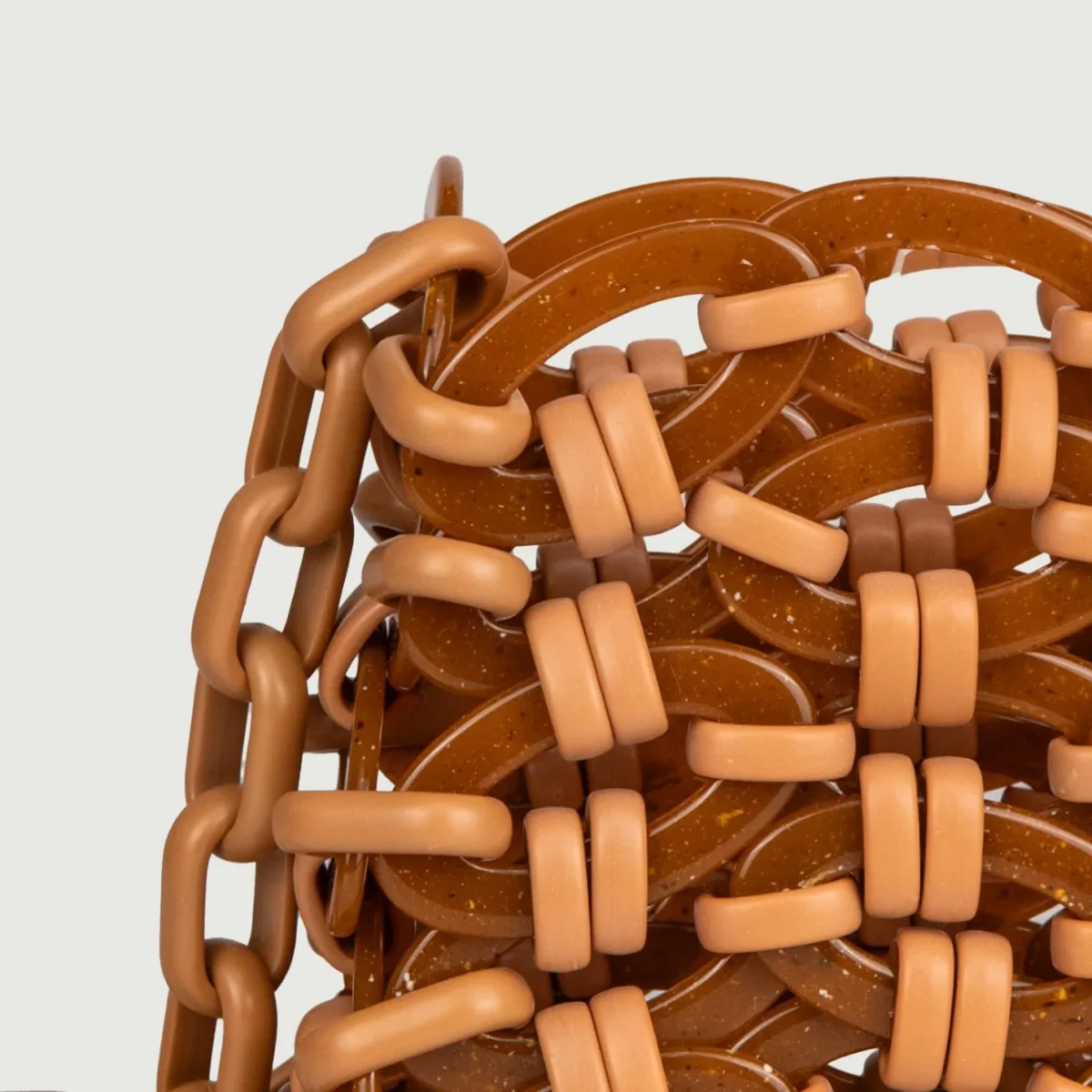 BORSA A TRACOLLA IN RESINA MARRONE E CUOIO "VHS" - immagine 6