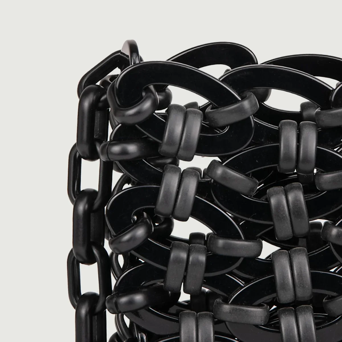 BORSA A TRACOLLA IN RESINA NERA "VHS" - immagine 6