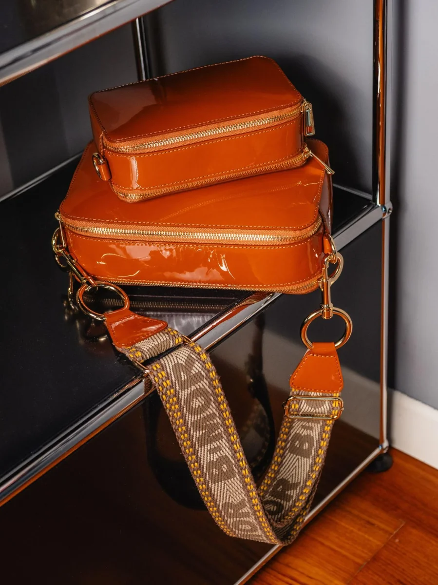 BORSA A TRACOLLA MAXI YOURS MATTONE IN PELLE VERNICE - immagine 6