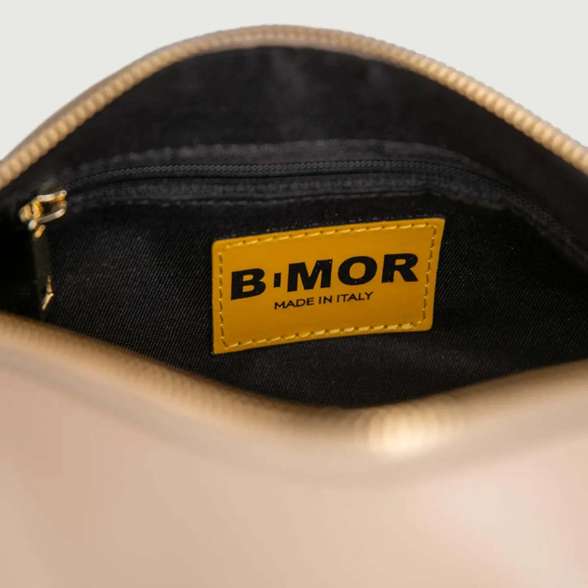 BORSA CILINDRO A TRACOLLA IN PELLE BEIGE "CIRCULAR" - immagine 6