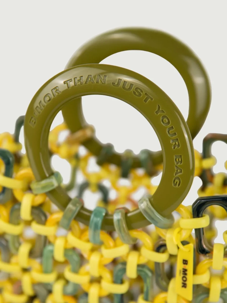 BORSA CON MANICI DOLL IN RESINA MULTICOLOR LIME - immagine 6