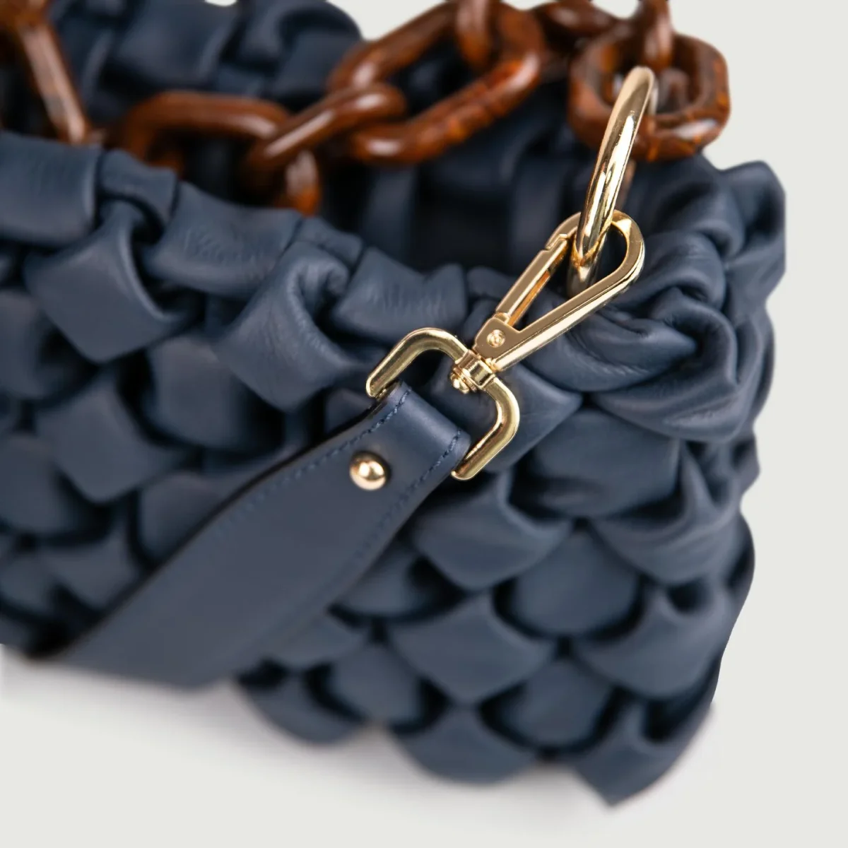 BORSA CURLY IN PELLE INTRECCIATA BLU - immagine 6