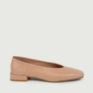 Ballerina in pelle beige con punta squadrata