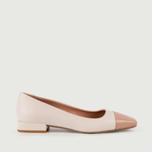 Ballerina in pelle bicolore con punta squadrata