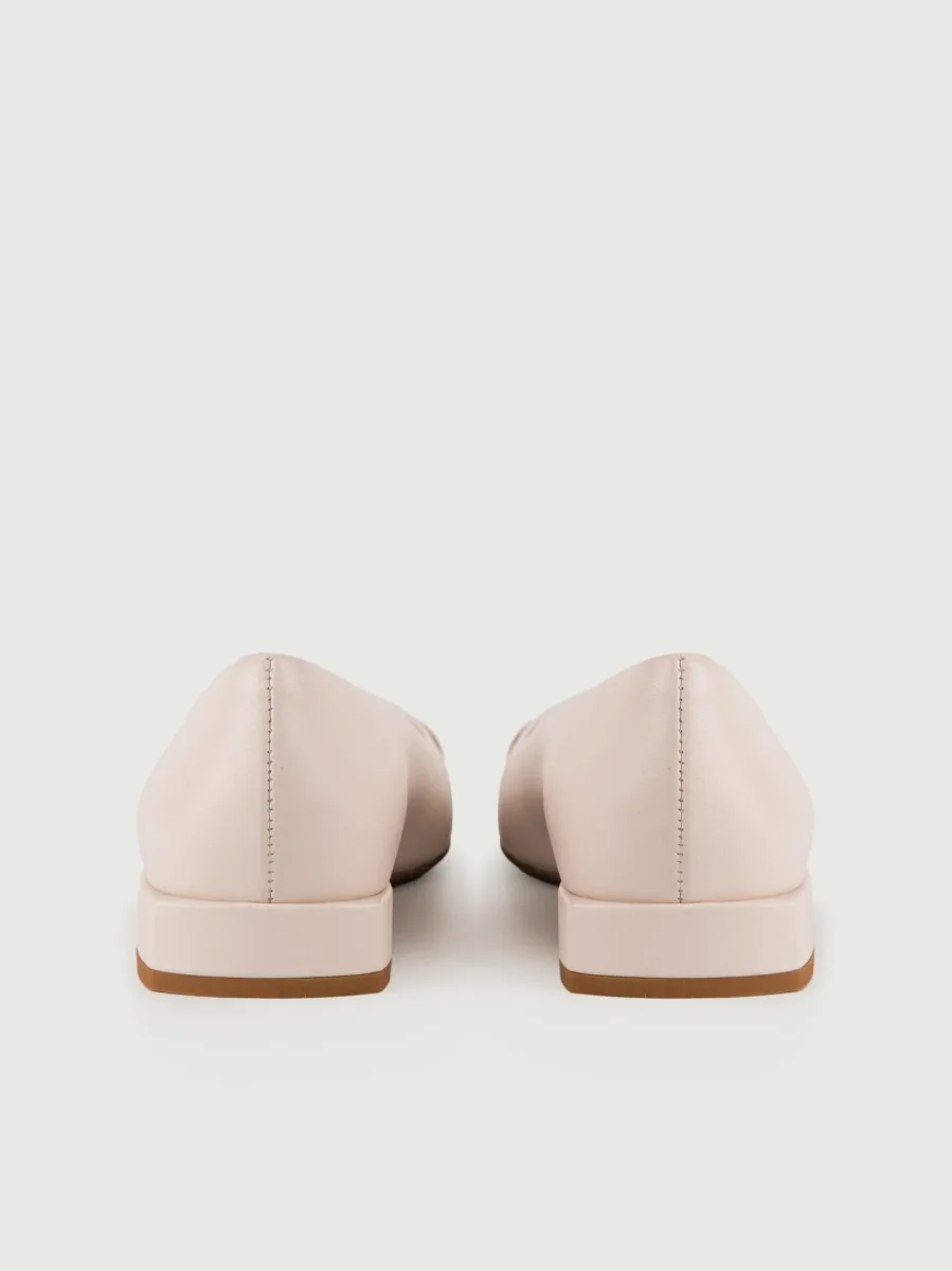 Ballerina in pelle bicolore con punta squadrata - immagine 4