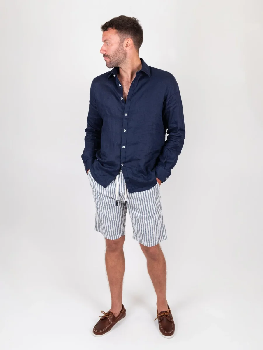 Bermuda a maxi righe blu in misto lino e cotone - immagine 7