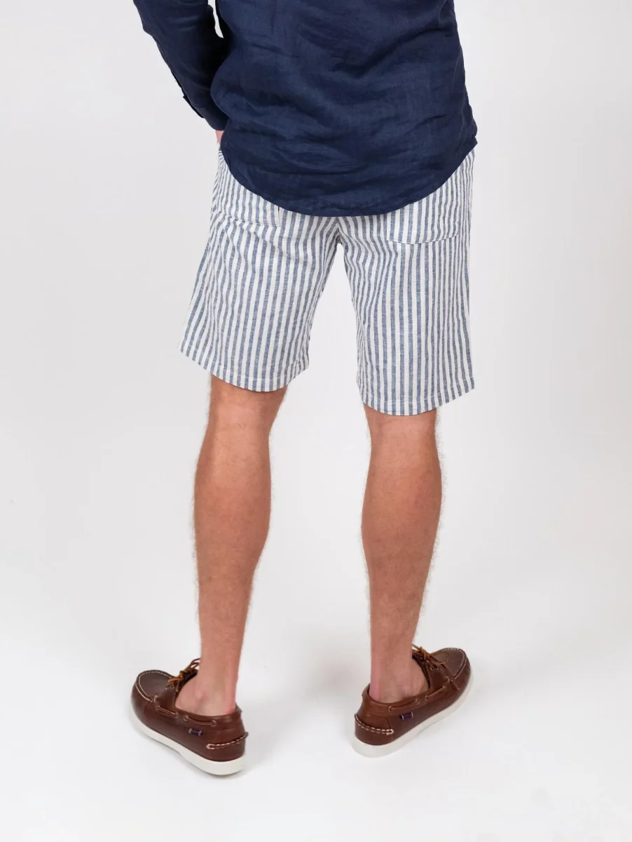 Bermuda a maxi righe blu in misto lino e cotone - immagine 5