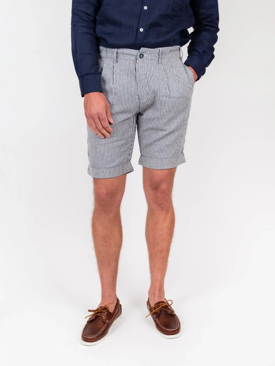 Bermuda a righe blu in misto lino e cotone