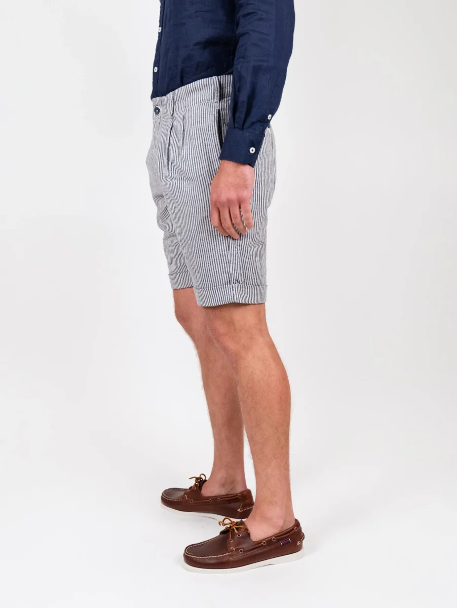 Bermuda a righe blu in misto lino e cotone - immagine 5