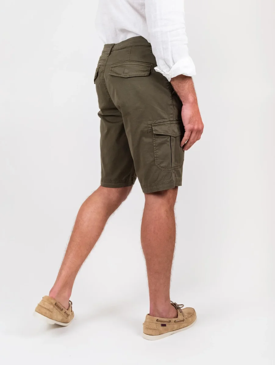 Bermuda cargo in cotone verde militare - immagine 4