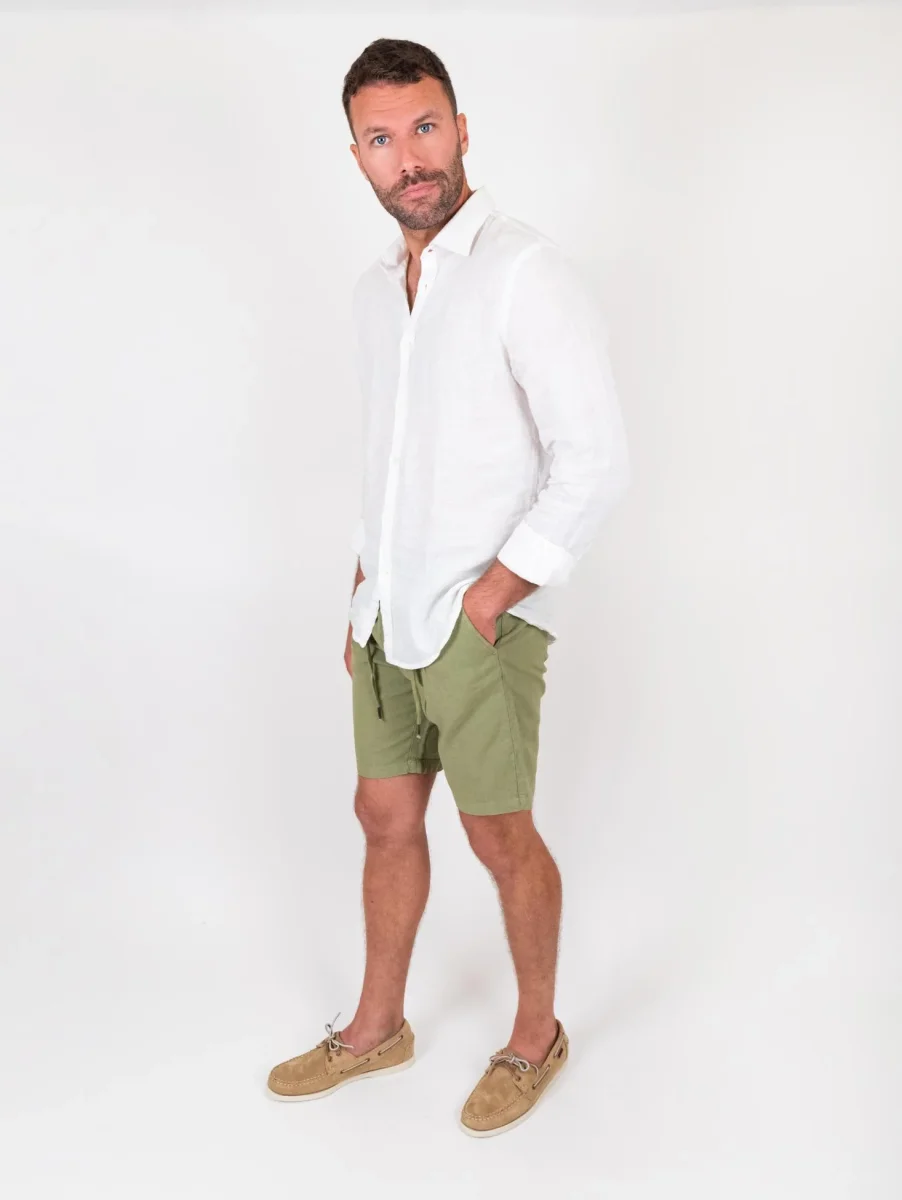 Bermuda verde in lino e cotone con coulisse - immagine 6