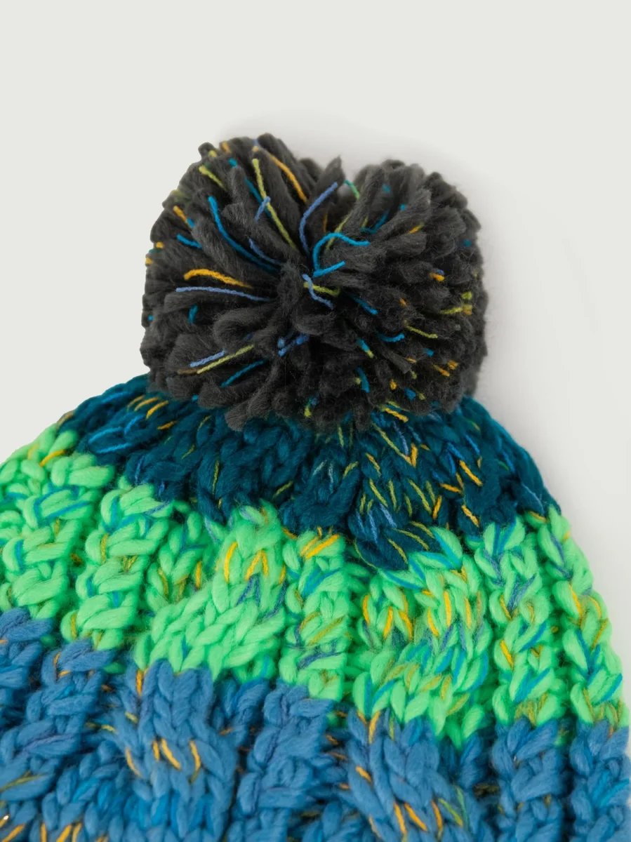 Berretto multicolor verde con pom pon - immagine 3