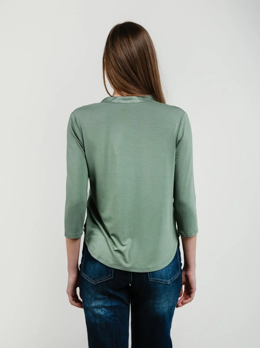 Blusa in raso verde salvia - immagine 4