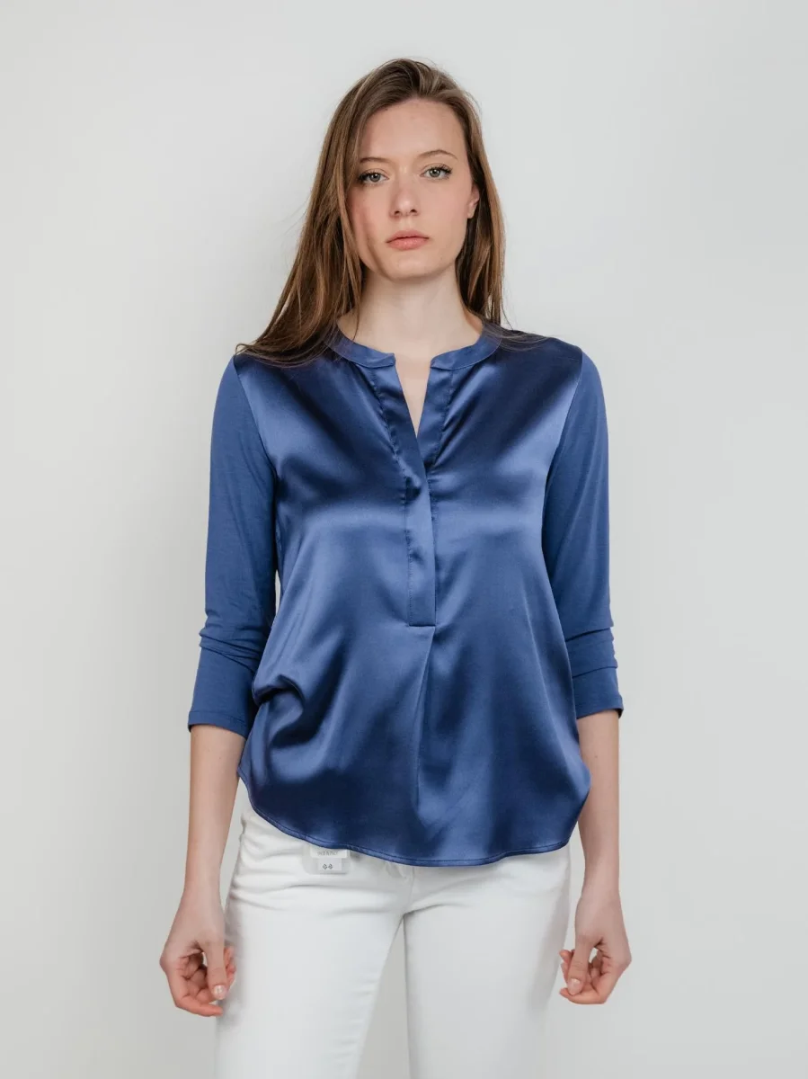 Blusa in seta bluette