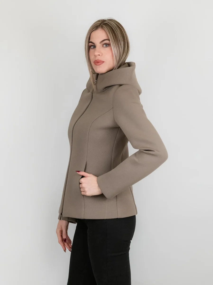 CAPPOTTINO TECNICO CORTO TORTORA CON CAPPUCCIO - immagine 3