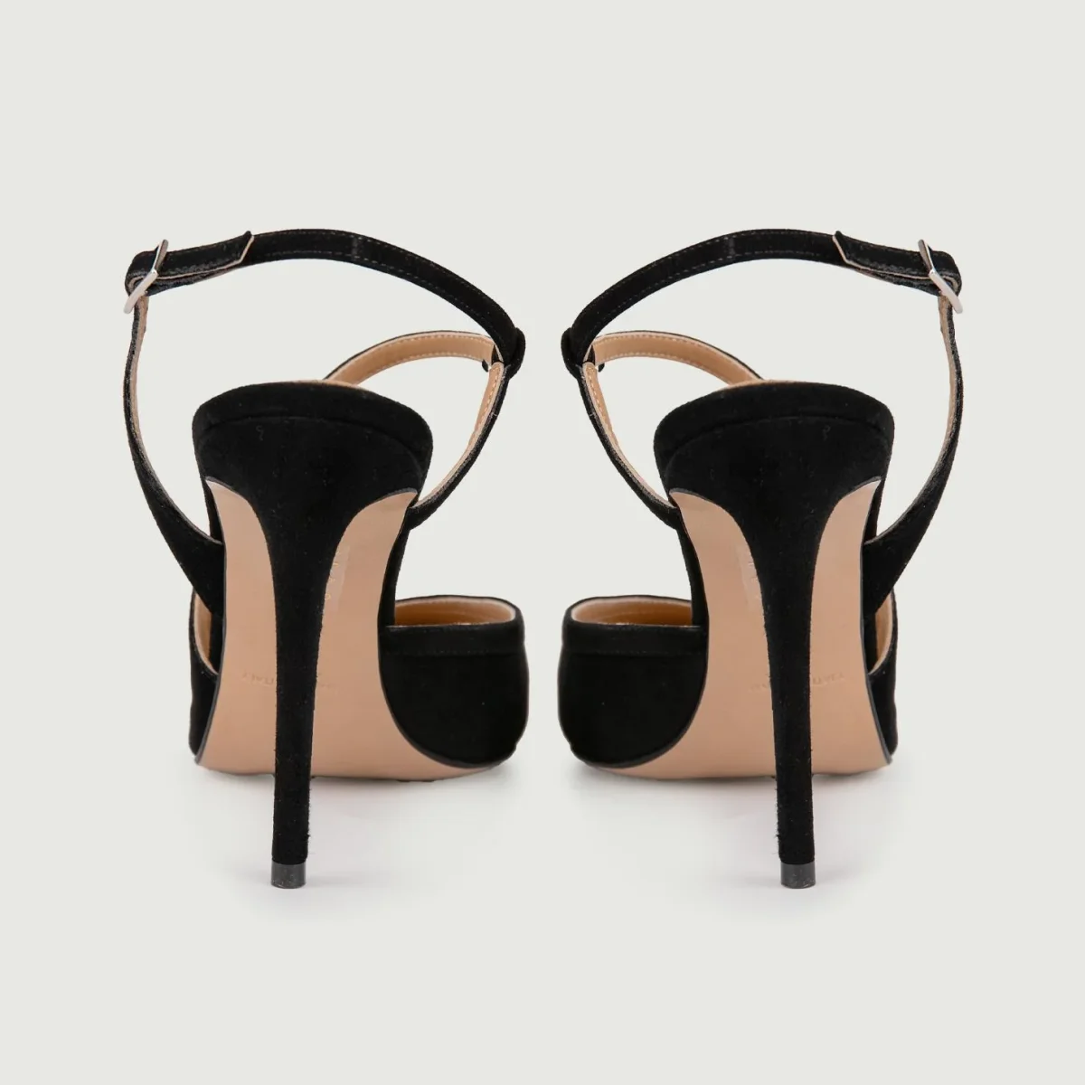 CHANEL A PUNTA IN CAMOSCIO NERO - immagine 4