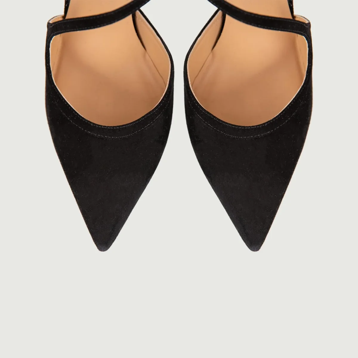 CHANEL A PUNTA IN CAMOSCIO NERO - immagine 5