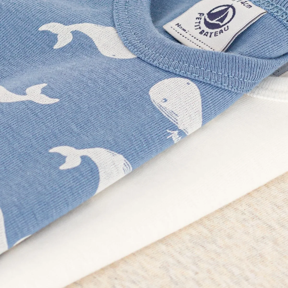 CONFEZIONE DA 3 BODY BEBÈ SENZA MANICHE IN COTONE CON BALENA - immagine 3