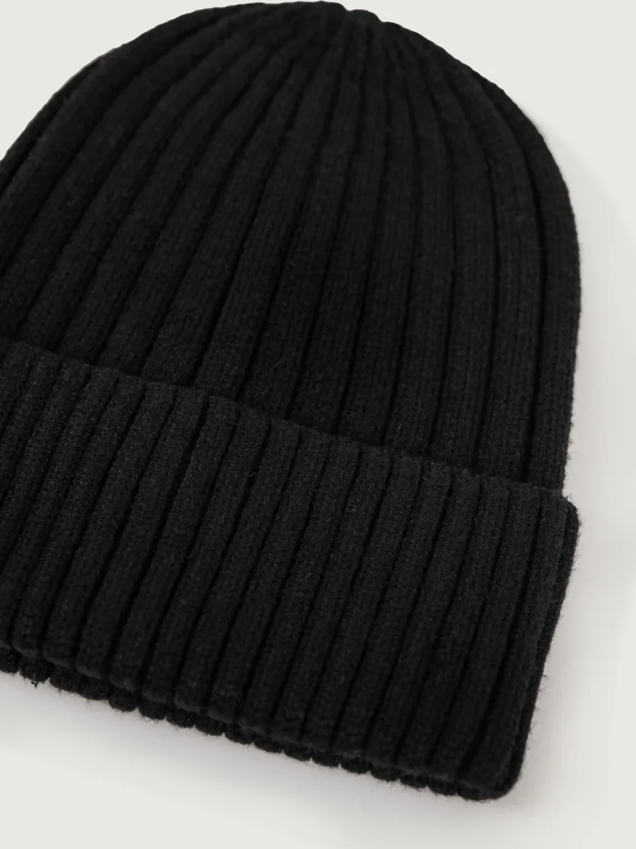 Cappellino nero a coste - immagine 3