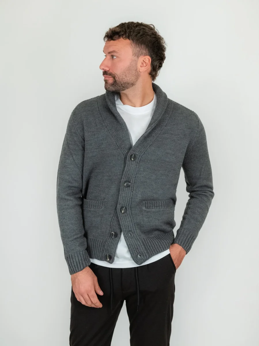 Cardigan grigio in misto lana con collo a scialle