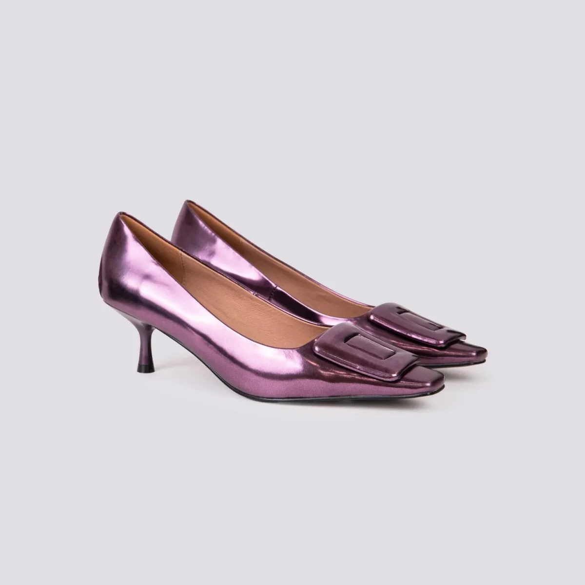 DECOLLETE CON APPLICAZIONE FRONTALE  IN PELLE VIOLA LAMINATA - immagine 3