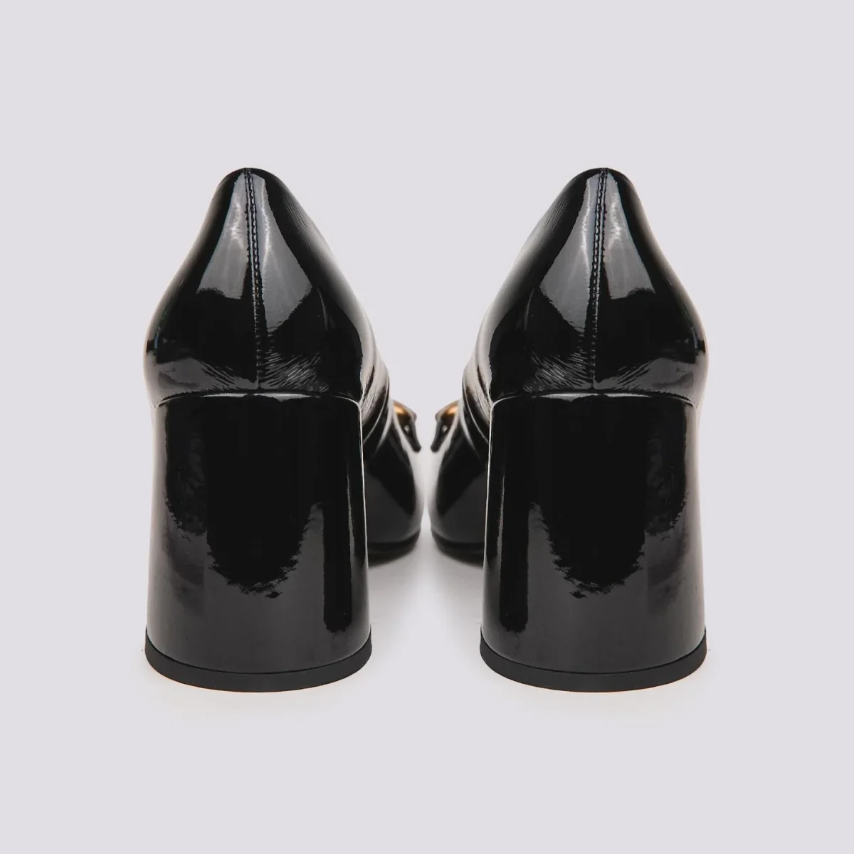 DECOLLETE IN VERNICE NERA CON TACCO SPESSO E MORSETTO FRONTALE - immagine 5