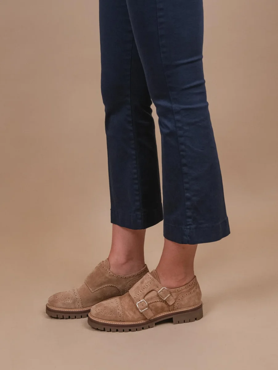 DOPPIA FIBBIA  TRAFORATA  IN CAMOSCIO BEIGE - immagine 6